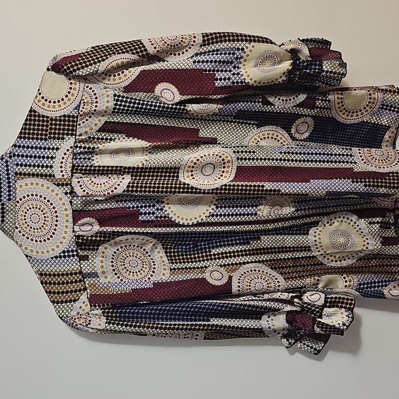 Patterned Ruffle Button Down Blouse Size Medium - Picture 4 of 4